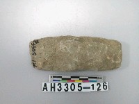 藏品(小型直刃打製石斧)的圖片